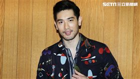 高以翔演八點檔與大學生打工妹焦俊艷，迅速墜入愛河。（記者邱榮吉/攝影）