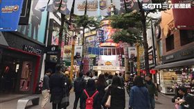 台北燈節落幕，西門町人潮依舊。（圖／記者馮珮汶攝）