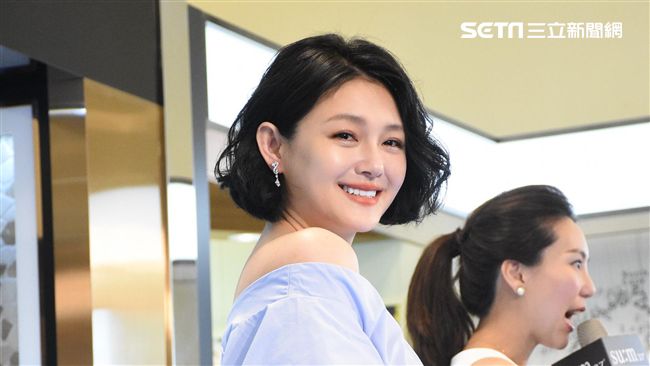 小玥兒一聲令下　大S竟趴地學狼嚎