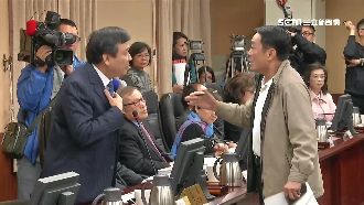 試院年改爭議多　退伍軍人鬧場迫中斷