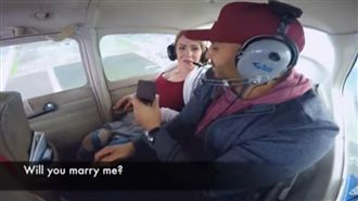 男友空中浪漫求婚　沒想到下一秒卻…