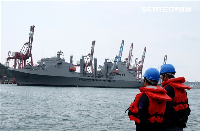 海軍106年敦睦遠航訓練支隊停泊基隆港口開放參觀，參與的磐石軍艦首次停靠基隆港。（記者邱榮吉/攝影）