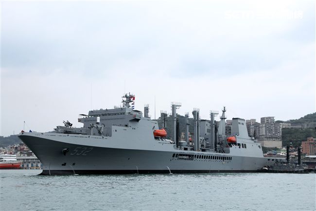 海軍106年敦睦遠航訓練支隊停泊基隆港口開放參觀，參與的磐石軍艦首次停靠基隆港。（記者邱榮吉/攝影）