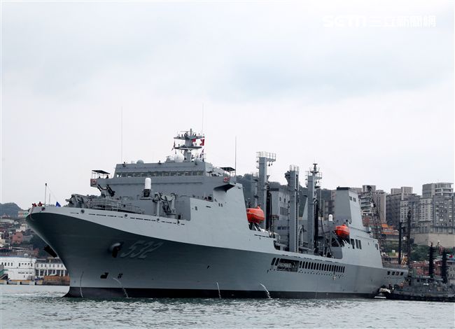 海軍106年敦睦遠航訓練支隊停泊基隆港口開放參觀，參與的磐石軍艦首次停靠基隆港。（記者邱榮吉/攝影）