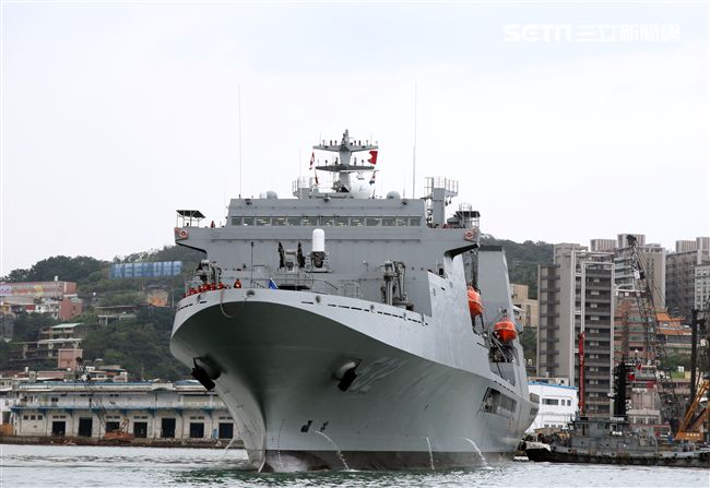 海軍106年敦睦遠航訓練支隊停泊基隆港口開放參觀，參與的磐石軍艦首次停靠基隆港。（記者邱榮吉/攝影）