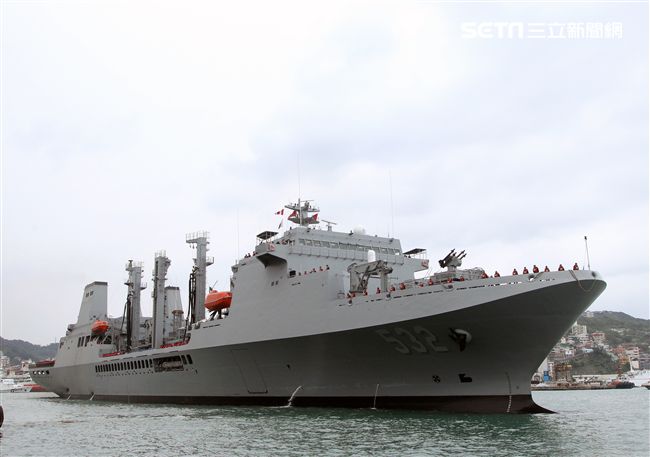 海軍106年敦睦遠航訓練支隊停泊基隆港口開放參觀，參與的磐石軍艦首次停靠基隆港。（記者邱榮吉/攝影）