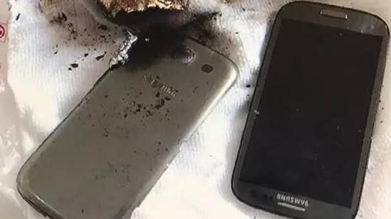 台男手機放背包　下飛機數小時後爆炸