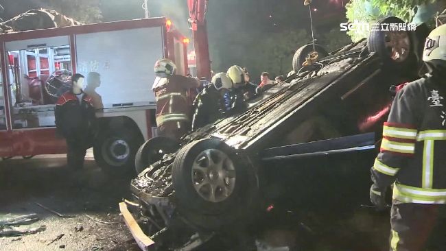 轎車撞機車後墜華中橋　釀1死1傷