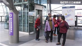 民眾試乘桃園機場捷運,機捷通車 圖／記者林敬旻攝