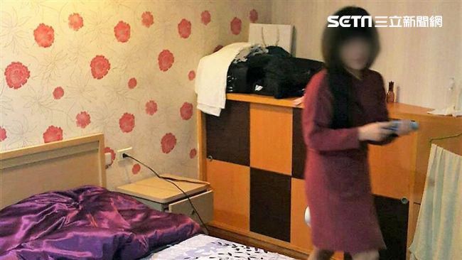 爆乳泳裝照攬客　開燈後變44歲大嬸