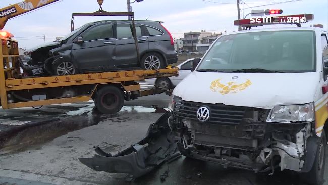 急載車禍8旬翁送醫　救護車又遭車撞