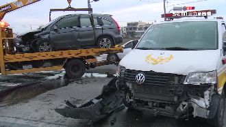 急載車禍8旬翁送醫　救護車又遭車撞