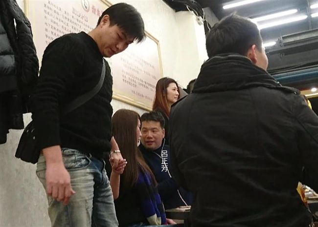 伸鹹豬手上校GG了　憲指部要辦人