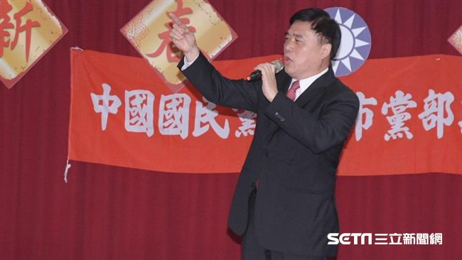 黨代表參選資格突修正　郝批因人設事