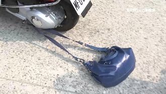搶劫鬧烏龍　原來是機車中柱勾走包包