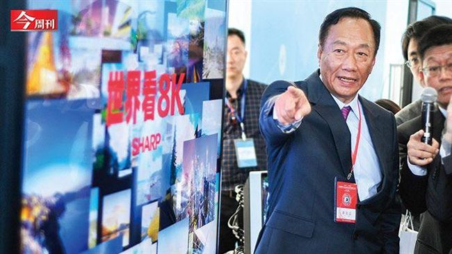 郭台銘奇襲三星　搶當面板皇帝
