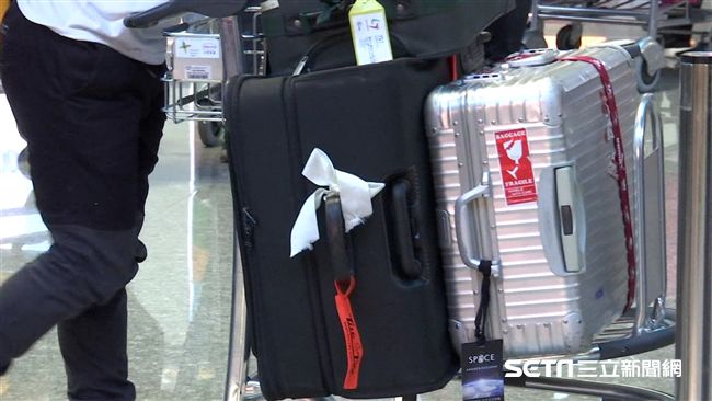女回台遭抽查行李　媽回這句笑噴全網