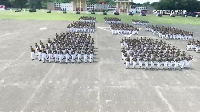 軍校口號吹韓風　團結變「親愛精誠」