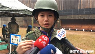 步槍射擊體驗　女高中生沒嚇哭想從軍