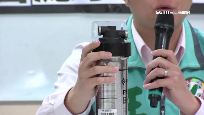 假濾心流竄網路　濾出臭水還混黑油