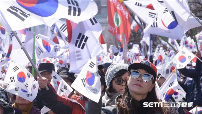 比台南綠、比金馬藍？淺談韓國政治