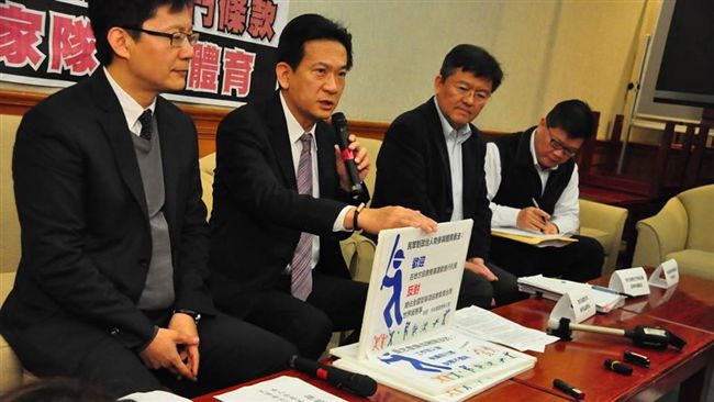 砍掉重練！　綠委提案把政客趕出棒協