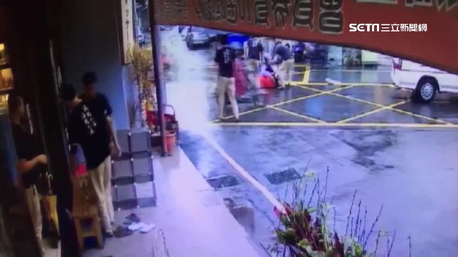 路口車禍頻傳　店家組應變小組協助