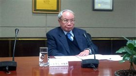 洪福源：向彰化縣府爭國賠
環保署撤銷彰化縣政府對台化彰化廠停工處分，台灣化學纖維副董事長洪福源10日表示，將向彰化縣政府爭取國賠，數字應該是「天文數字」。
中央社記者潘智義攝 106年3月10日