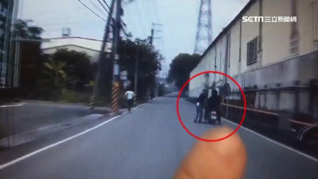 警追詐騙車手　熱心民眾借機車幫抓人