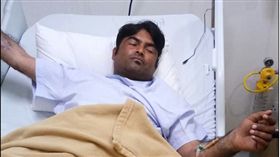 印度　夫妻
http://www.dailymail.co.uk/news/article-4301402/Sex-starved-Indian-wife-cuts-husband-s-PENIS.html