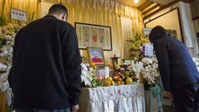 前副總統李元簇日前辭世，總統蔡英文（右）11日前往 位於苗栗縣頭份市的靈堂悼念致哀。（圖／翻攝自總統府FLICKR）