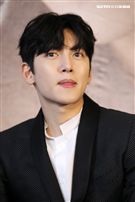 韓星池昌旭在當兵前來台與媒體分享心情，並和粉絲近距離接觸。（記者邱榮吉/攝影）