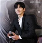 韓星池昌旭在當兵前來台與媒體分享心情，並和粉絲近距離接觸。（記者邱榮吉/攝影）