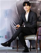 韓星池昌旭在當兵前來台與媒體分享心情，並和粉絲近距離接觸。（記者邱榮吉/攝影）