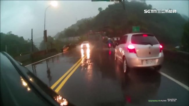 疑遭逼車　騎士長鳴喇叭追車恐先觸法