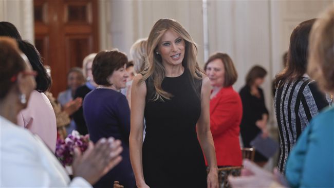 梅蘭妮亞白宮出道　總算像第一夫人了