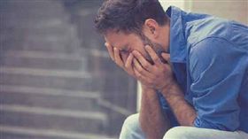 戴綠帽、分手、劈腿、兵變、哭、難過、傷心／示意圖／達志影像／美聯社