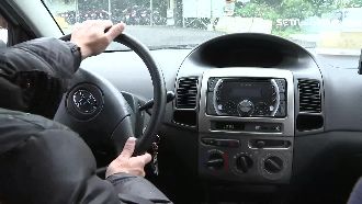 方向燈要打多久？交通部曝正解 做錯罰6千