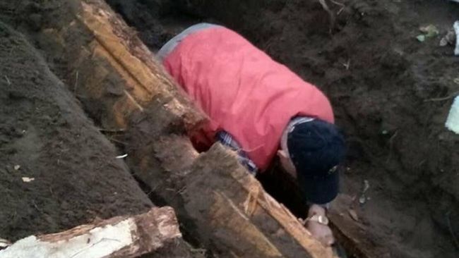 賊撬棺拿陪葬品　還扯斷遺骨偷金飾