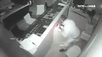 才開張3個月…通訊行被偷兩支i7