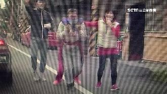 父揹休克女向警求救　警車秒變救護車