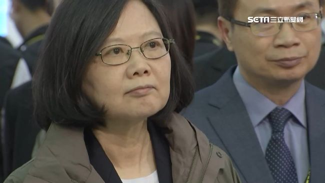 就愛男版！小英新外套亮相竟撞隨扈