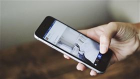 滑手機 示意圖
https://pixabay.com/en/hand-phone-cellphone-smart-phone-1148981/