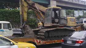 16:9
近60人受困…不滿露營客天天路過　地主怒找怪手封路
示意圖／攝影者李 季霖, Flickr CC License） 
https://goo.gl/JrsbJ7