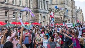 蘇格蘭,愛丁堡,人群,慶典,節慶（圖／翻攝自Twitter@edfringe）
https://twitter.com/edfringe/status/766228267426799617