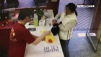 婦買炸雞手癢　順手摸走愛心樂捐箱