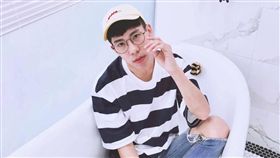 ▲網紅林進發布情人節影片。（圖／翻攝自臉書林進 飛醺卑鄙 fashion baby）