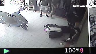 屋主好心讓停車　鐵門遭撞凹卻沒人賠