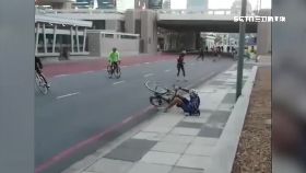 鐵馬吹著.跑1100