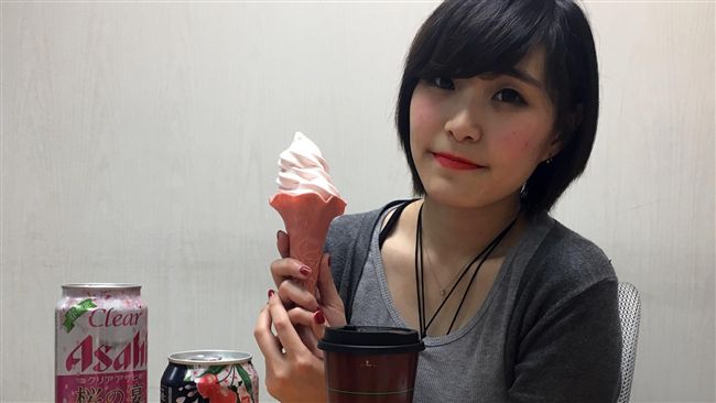 全家推櫻花系商品　必勝客比薩也變粉
